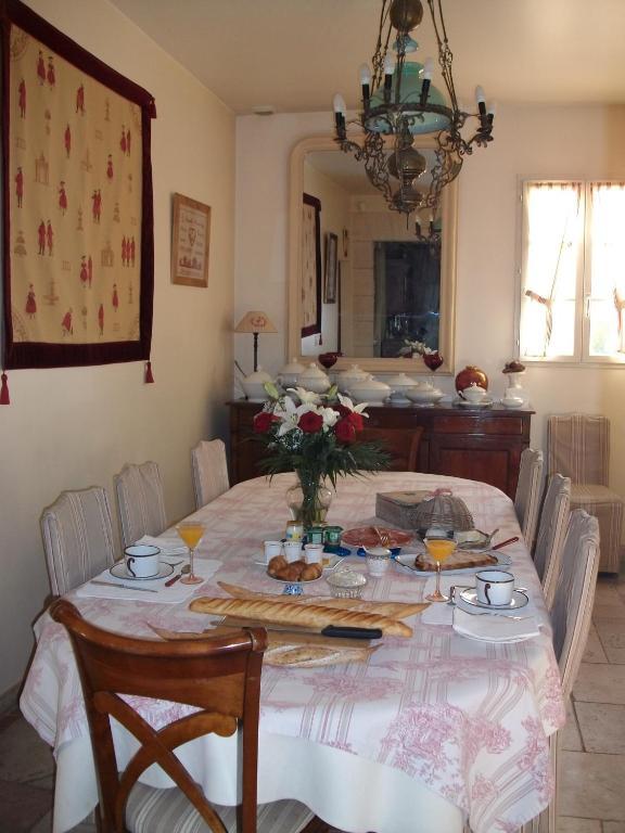 Ferme De La Canardiere Шантили Екстериор снимка